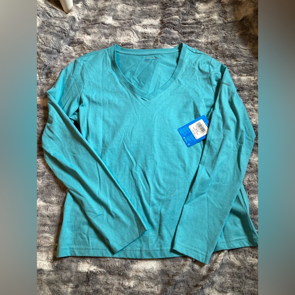 Columbia brand, size small, nwt, long sleeve tee